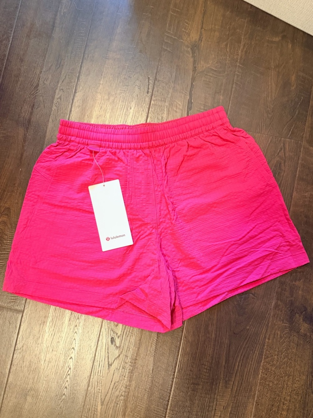 NWT lululemon athletica GRID-texture relaxed JR hiking short 4” - Picture 4 of 7